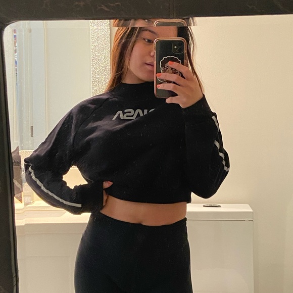 Crewneck - Picture 2 of 2